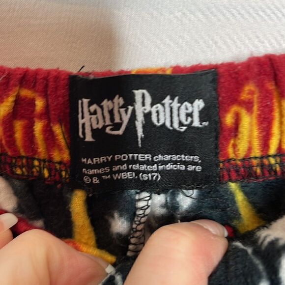 Harry Potter Gryffindor Pajama Pants. Size Medium. - Picture 6 of 6